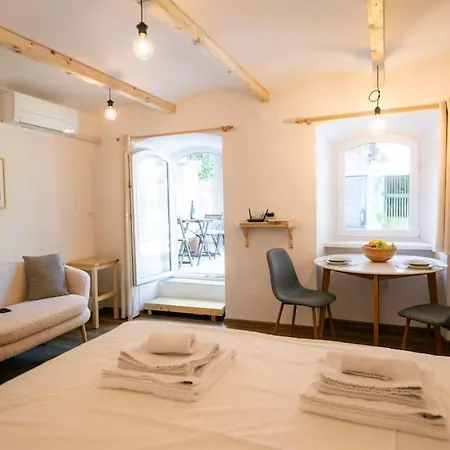 Jerry's Old Town Garden * Любляна