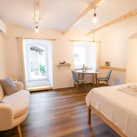 Jerry's Old Town Garden