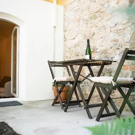 Jerry's Old Town Garden Апартаменти Любляна