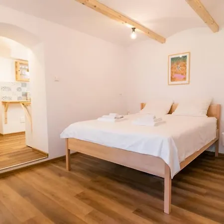 Jerry's Old Town Garden *